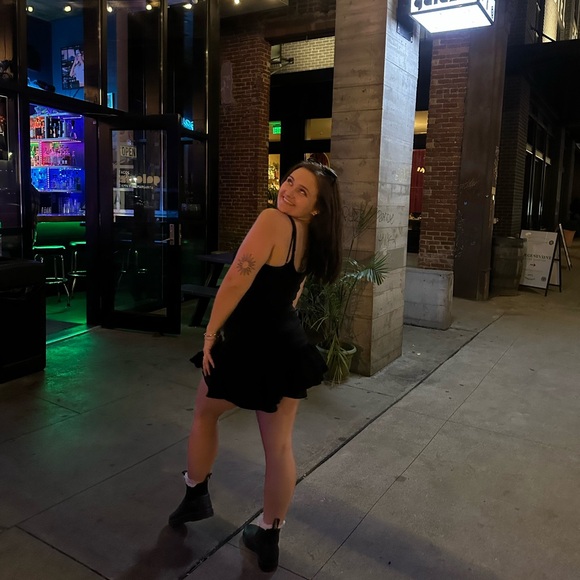 Meet your Posher, Amber - Picture 5 of 5